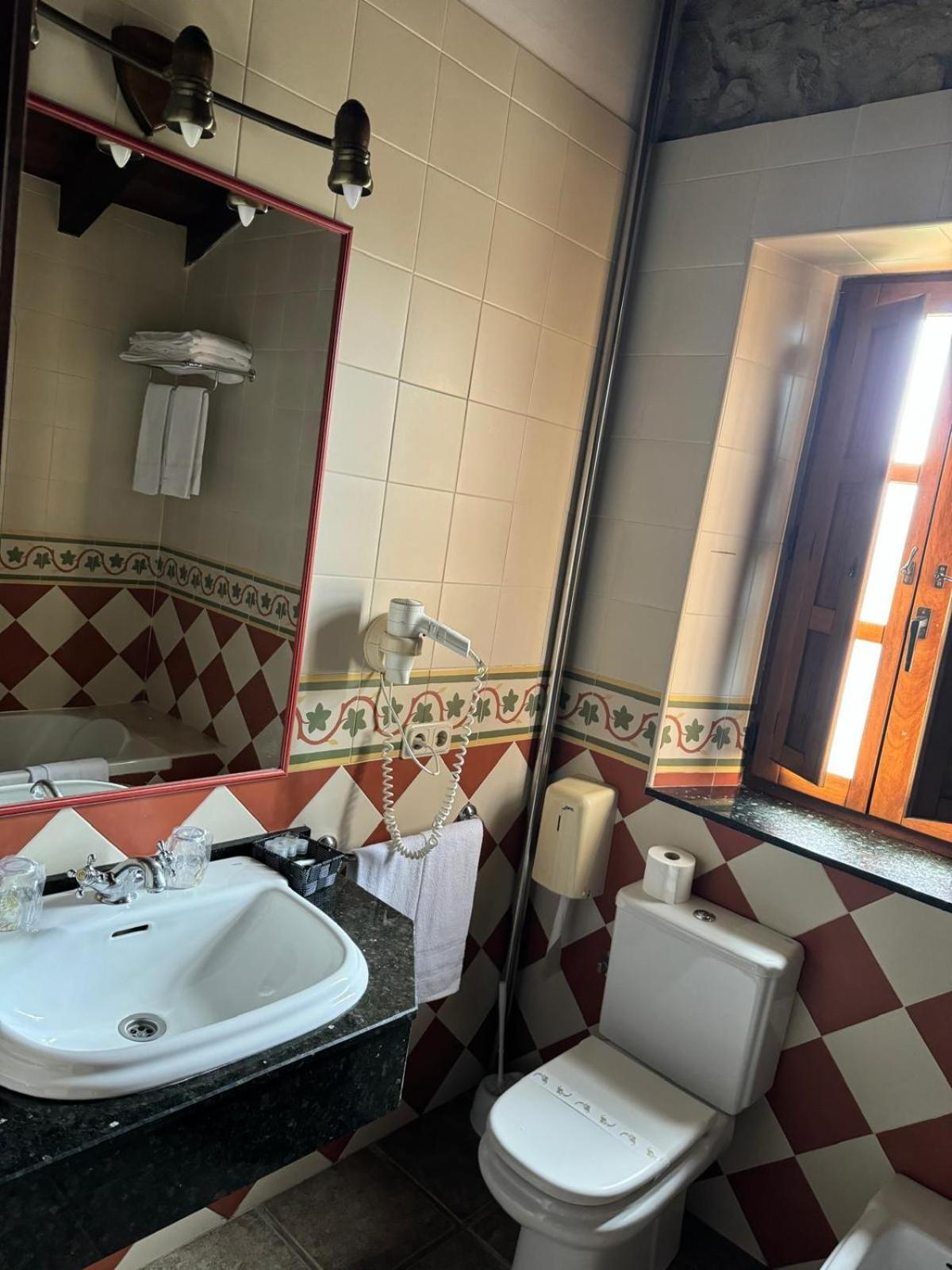 Bed and Breakfast La Venta De Quijas Exterior foto
