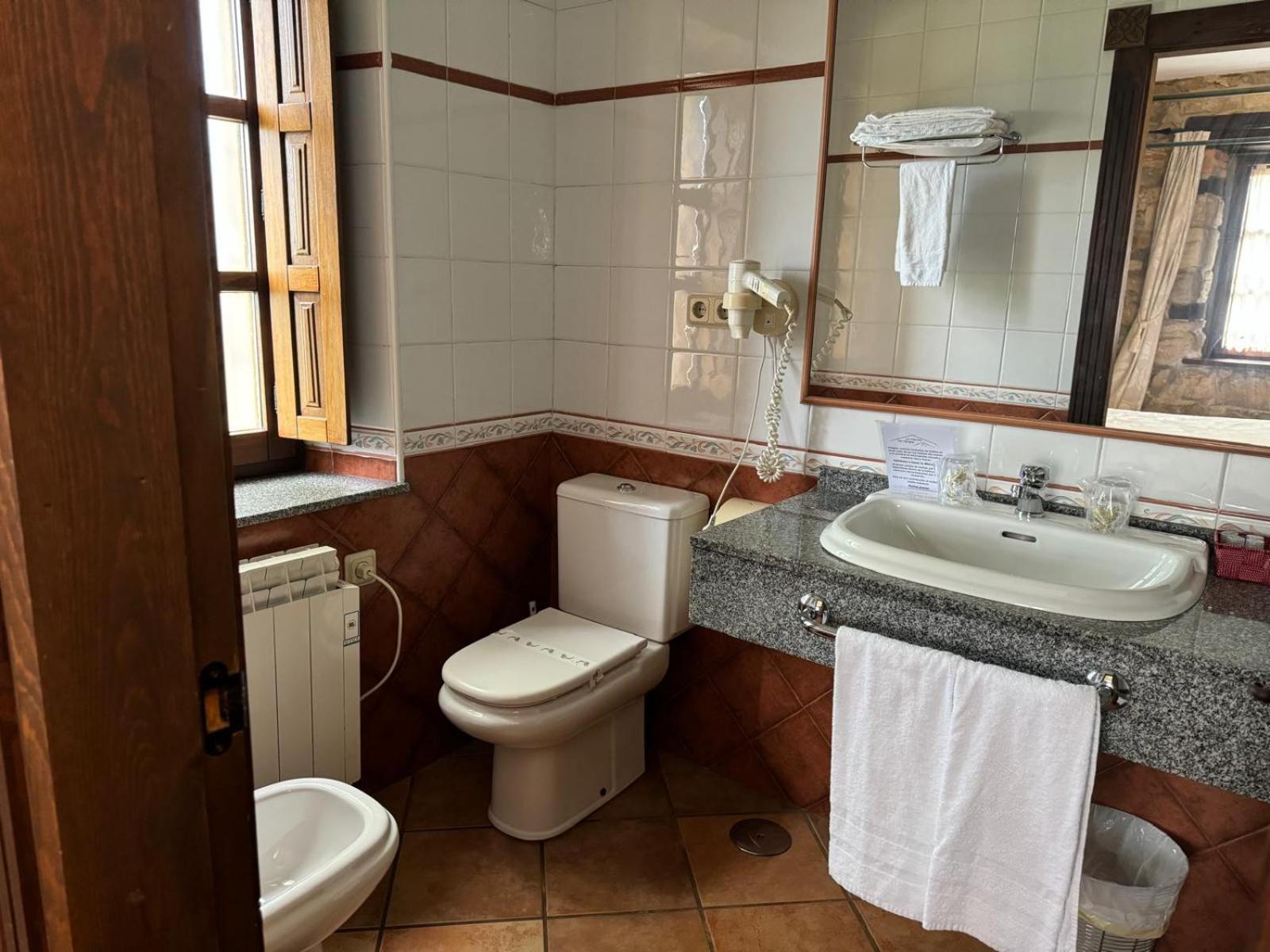 Bed and Breakfast La Venta De Quijas Exterior foto